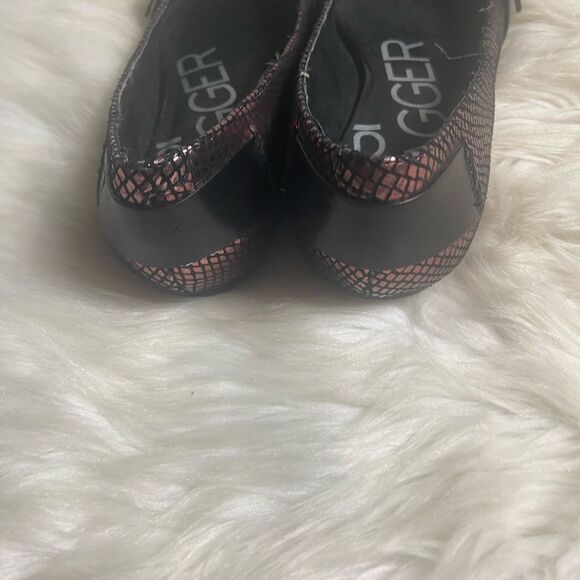 Kelsi Dagger Leather Rose gol metallic slip on flats black straps accents SZ7.5 - Picture 4 of 10